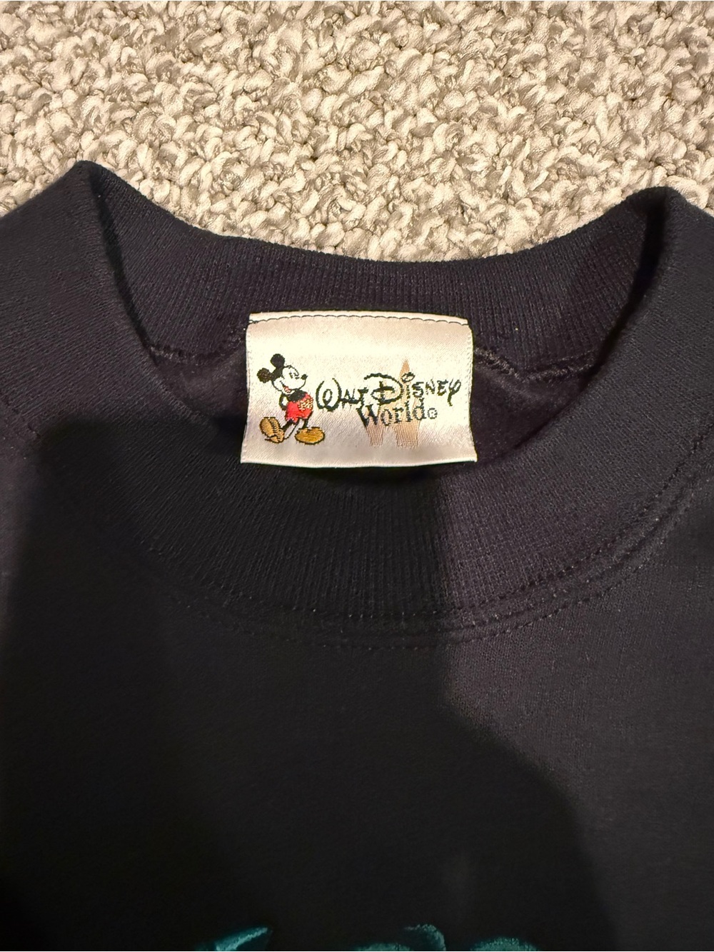 Vintage Walt Disney World Polynesian Village Resort Black Parrot Crewneck - Picture 3 of 4